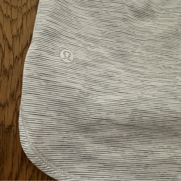 Lululemon On the Fly Skirt *Woven - Size 6 - Picture 6 of 14